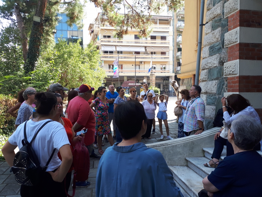 &laquo;&Beta;ί&lambda;&lambda;&epsilon;&sigmaf; &tau;&eta;&sigmaf; &Theta;&epsilon;&sigma;&sigma;&alpha;&lambda;&omicron;&nu;ί&kappa;&eta;&sigmaf; &ndash; &Alpha;&pi;ό &tau;&omicron;&upsilon;&sigmaf; &Alpha;&lambda;&lambda;&alpha;&tau;ί&nu;&eta; &kappa;&alpha;&iota; &tau;&omicron;&upsilon;&sigmaf; &Mu;&omicron;&delta;&iota;ά&nu;&omicron; έ&omega;&sigmaf; &tau;&omicron;&upsilon;&sigmaf; &Nu;&tau;&omicron;&nu;&mu;έ&delta;&epsilon;&sigmaf;&raquo;