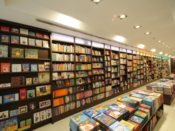 &Sigma;&upsilon;&nu;&epsilon;&rho;&gamma;&alpha;&sigma;ί&alpha; &tau;&omicron;&upsilon; &Sigma;&upsilon;&lambda;&lambda;ό&gamma;&omicron;&upsilon; &mu;&alpha;&sigmaf; &mu;&epsilon; &tau;&alpha; &Beta;&iota;&beta;&lambda;&iota;&omicron;&pi;&omega;&lambda;&epsilon;ί&alpha; &Iota;&Alpha;&Nu;&Omicron;&Sigma;